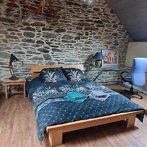 https://ty-kreiz-karaez.inbrittany.com